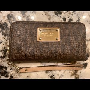 Michael Kristin wrist wallet